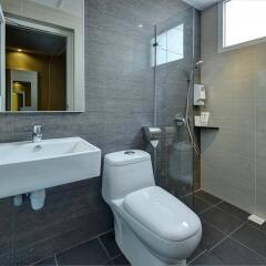 Отель Ibis Budget Singapore Crystal ванная фото 2