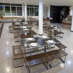 Wiz Hotel бассейн
