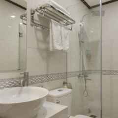 Отель Mayflower Hotel Hanoi Вьетнам, Ханой - отзывы, цены и фото номеров - забронировать отель Mayflower Hotel Hanoi онлайн ванная фото 2