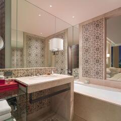 Отель Grand Hyatt Erawan Bangkok ванная