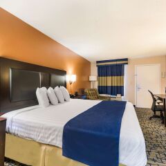 Отель Rodeway Inn Meridian сейф в номере