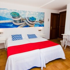 Отель Hostal Cala Ratjada комната для гостей фото 4
