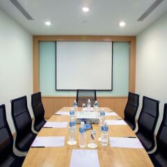 Отель PARKROYAL Serviced Suites Kuala Lumpur Малайзия, Куала-Лумпур - 1 отзыв об отеле, цены и фото номеров - забронировать отель PARKROYAL Serviced Suites Kuala Lumpur онлайн помещение для мероприятий фото 2