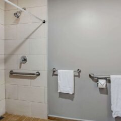 Отель LQ Hotel Tegucigalpa Гондурас, Тегусигальпа - отзывы, цены и фото номеров - забронировать отель LQ Hotel Tegucigalpa онлайн ванная