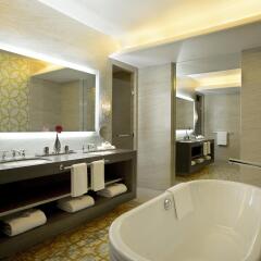Отель Hilton Capital Grand Abu Dhabi ванная