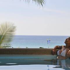 Отель Andaman White Beach Resort Таиланд, пляж Банг-Тао - 3 отзыва об отеле, цены и фото номеров - забронировать отель Andaman White Beach Resort онлайн бассейн