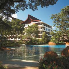 Отель Shangri-La's Rasa Sayang Resort and Spa, Penang Малайзия, Пенанг - отзывы, цены и фото номеров - забронировать отель Shangri-La's Rasa Sayang Resort and Spa, Penang онлайн бассейн