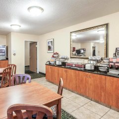Comfort Inn & Suites Tualatin - Lake Oswego South in Tualatin, United States of America from 192$, photos, reviews - zenhotels.com meals