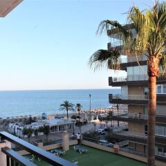 Отель Apartamento Sol del Mar Mediterraneo Испания, Фуэнхирола - отзывы, цены и фото номеров - забронировать отель Apartamento Sol del Mar Mediterraneo онлайн балкон