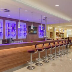 Отель Holiday Inn Express Dusseldorf - City гостиничный бар