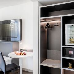 Отель TRYP Berlin Mitte Hotel Германия, Берлин - отзывы, цены и фото номеров - забронировать отель TRYP Berlin Mitte Hotel онлайн сейф в номере