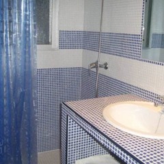 Отель Hostal El Canario Испания, Кониль-де-ла-Фронтера - отзывы, цены и фото номеров - забронировать отель Hostal El Canario онлайн ванная фото 2