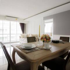Отель Waterford Condominium Sukhumvit 50 Бангкок комната для гостей фото 5