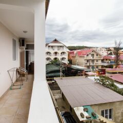 Гостиница Versal 2 Guest House в Сочи 8 отзывов об отеле, цены и фото номеров - забронировать гостиницу Versal 2 Guest House онлайн балкон