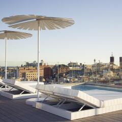Yurbban Trafalgar Hotel бассейн