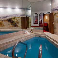 Отель Paradise Stream Resort бассейн