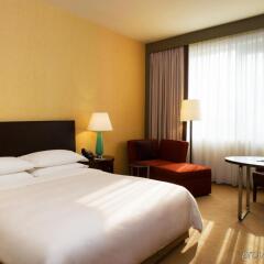 Отель Sheraton Poznan Hotel Польша, Познань - отзывы, цены и фото номеров - забронировать отель Sheraton Poznan Hotel онлайн комната для гостей фото 3