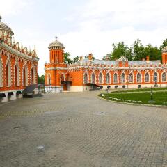 Гостиница Петровский Путевой Дворец парковка
