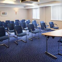 Отель Holiday Inn Express London Luton Airport