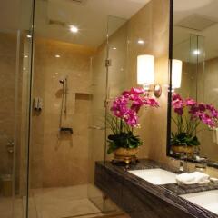 Отель Shenzhen Futian Dynasty Hotel Китай, Шэньчжэнь - отзывы, цены и фото номеров - забронировать отель Shenzhen Futian Dynasty Hotel онлайн ванная