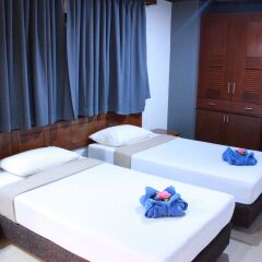 Отель The Little Mermaid Guesthouse And Restaurant пляж Ката комната для гостей фото 5