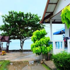 Choeng Mon Beach Hotel пляж