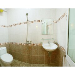 Отель Sunrise Homestay Вьетнам, Хойан - отзывы, цены и фото номеров - забронировать отель Sunrise Homestay онлайн ванная