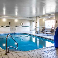 Отель Comfort Suites Columbus West - Hilliard США, Колумбус - отзывы, цены и фото номеров - забронировать отель Comfort Suites Columbus West - Hilliard онлайн бассейн