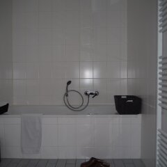 B&B Westeinder in Hazerswoude-Rijndijk, Netherlands from 117$, photos, reviews - zenhotels.com bathroom photo 3
