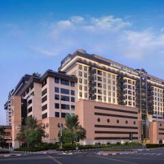 Отель Pullman Dubai Creek City Centre Residences парковка