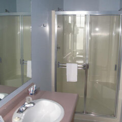 Отель James Bay Inn Hotel, Suites & Cottage Канада, Виктория - отзывы, цены и фото номеров - забронировать отель James Bay Inn Hotel, Suites & Cottage онлайн ванная фото 2