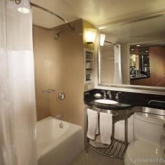 Отель New York Hilton Midtown ванная фото 6