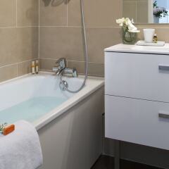 Отель Citadines Croisette Cannes Франция, Канны - 8 отзывов об отеле, цены и фото номеров - забронировать отель Citadines Croisette Cannes онлайн ванная фото 2