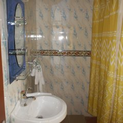 Hotel Ayenou in Yamoussoukro, Cote d'Ivoire from 39$, photos, reviews - zenhotels.com bathroom photo 2