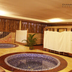 Отель Diamond Bay Resort & Spa бассейн