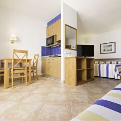 Отель Azuline Hotel - Apartamento Rosamar Испания, Сан-Антони-де-Портмань - отзывы, цены и фото номеров - забронировать отель Azuline Hotel - Apartamento Rosamar онлайн комната для гостей фото 2