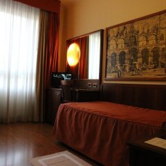 Hotel President гостиничный бар