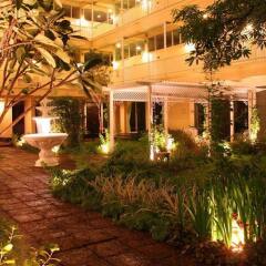 Отель Feung Nakorn Balcony Rooms and Cafe фото 5