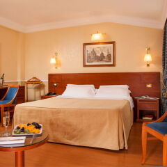 Ludovisi Palace Hotel сейф в номере