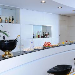 Отель Ih Hotels Milano Watt 13 Милан гостиничный бар