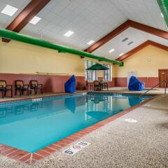Отель Quality Inn & Suites Mall Of America - Msp Airport Блумингтон бассейн