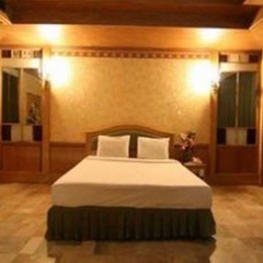 Отель 13 Coins Resort Bangna Bitec Бангкок