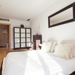 Отель You Stylish Eixample Esquerra 3 Барселона комната для гостей фото 2