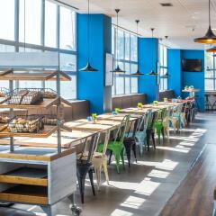 Отель Tryp Madrid Airport Suites питание