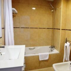 Отель Apartamentos Vega Sol Playa Фуэнхирола ванная