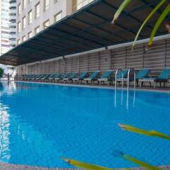 Отель The Northam All Suite Penang Малайзия, Пенанг - отзывы, цены и фото номеров - забронировать отель The Northam All Suite Penang онлайн бассейн