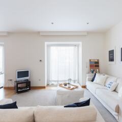 Отель Lux apt w/ Acropolis view Афины комната для гостей фото 5