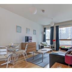 Отель Spacious 1 Bedroom Flat for 2 in Manchester Великобритания, Манчестер - отзывы, цены и фото номеров - забронировать отель Spacious 1 Bedroom Flat for 2 in Manchester онлайн комната для гостей фото 2