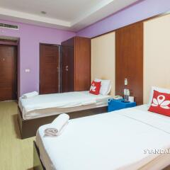 Отель Zen Rooms Surasak 2 Бангкок комната для гостей фото 3