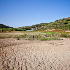 Отель Aselinos Suites пляж